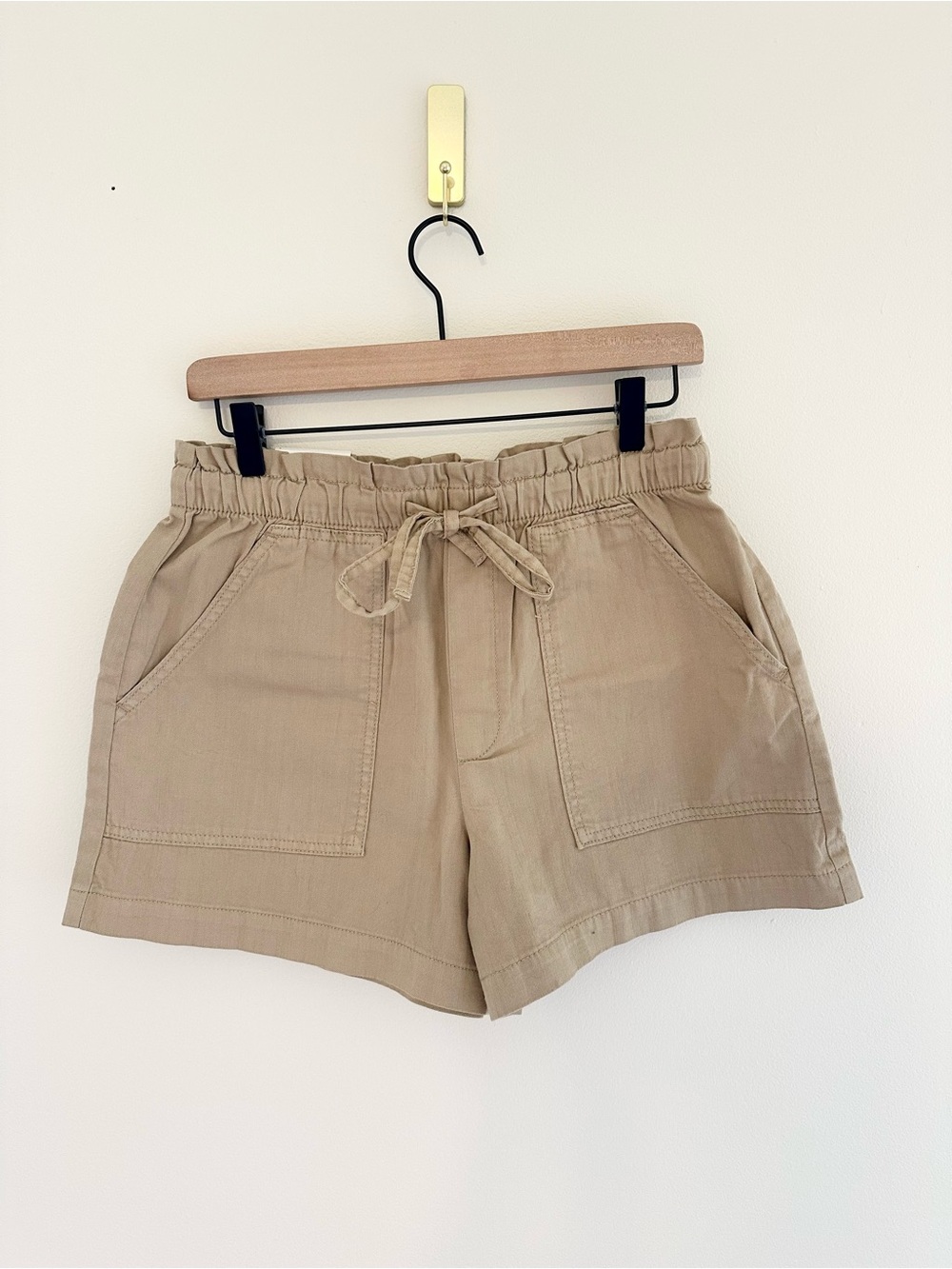 NWT Banana Republic Mid-Rise Summerweight Denim Pull-On Shorts Tan Small